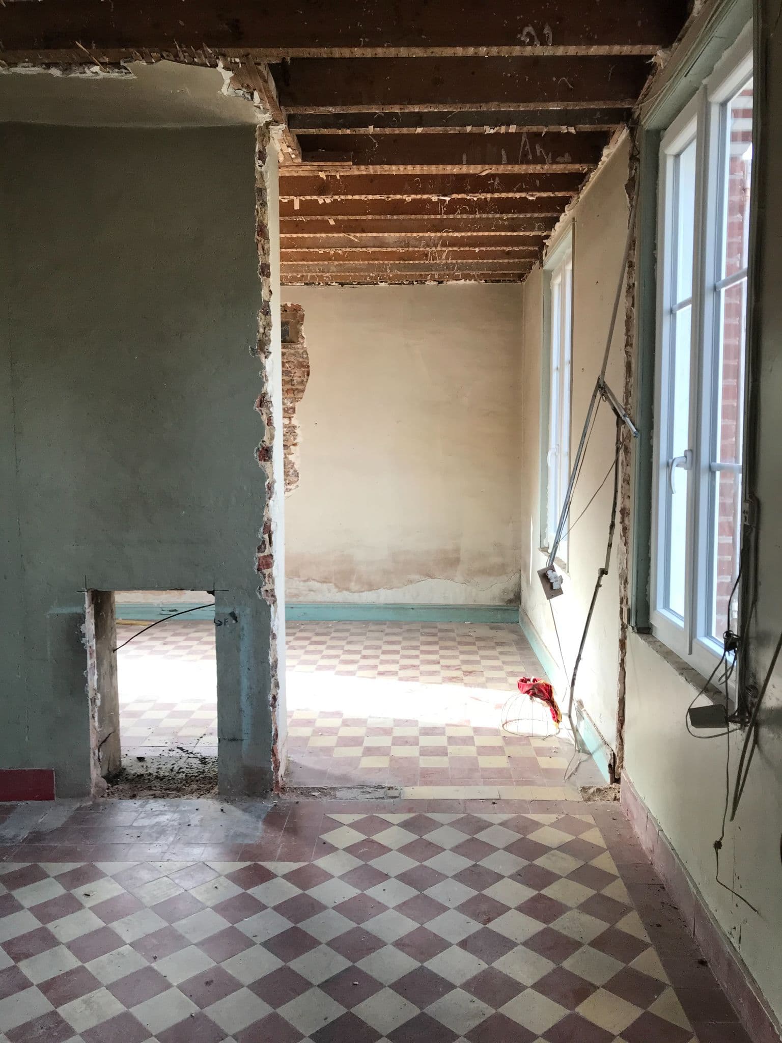 RÉNOVATION DE MAISON — Douilly — chantier, vue 4